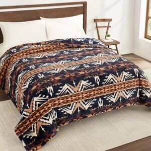 Pendleton Faux Fur Luxe Blanket KING  112” X 92” Echo Peaks